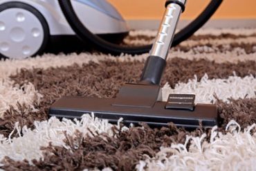 12 Cool Life Hacks that will Help you Clean the Carpet on Your Own